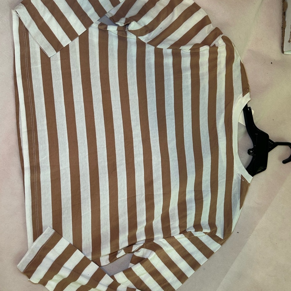 Target spring release. Xxl. Fits like an xtra large. 3/4 sleeves and cropped